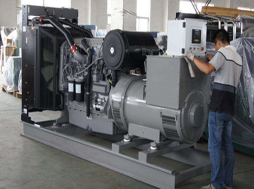 潮阳柴油发电机组和储能设备配合使用的案例