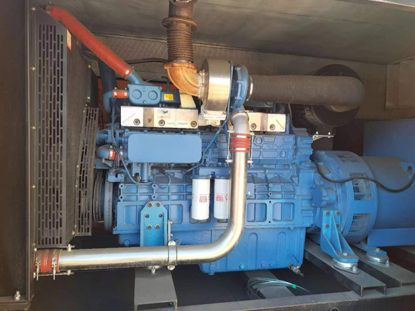 潮阳燃油消耗率与进气温度的具体关系是什么？