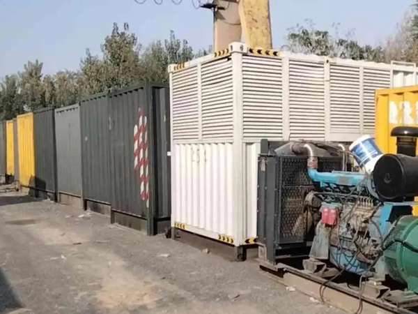 潮阳200KW柴油发电机机组每小时油耗是多少？