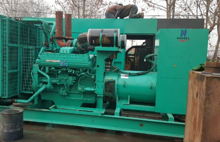 潮阳发电机组如何判断水冷式机油散热器内部是否需要清洗？